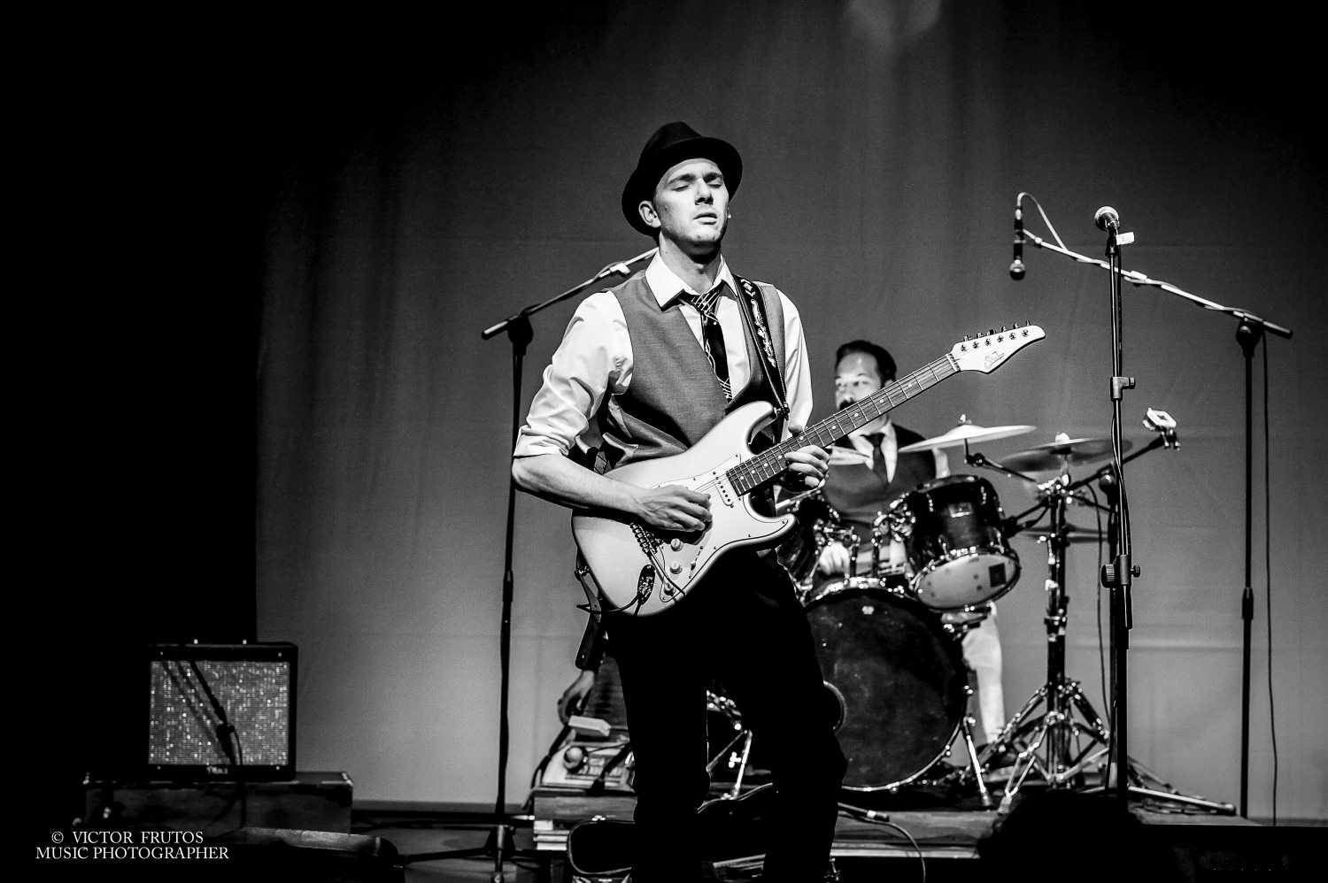 Aula de clases de guitarra en Madrid